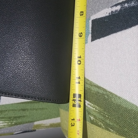 Kate Spade Voyage Small Grain Textured Leather In Black Like New - Picture 6 of 15